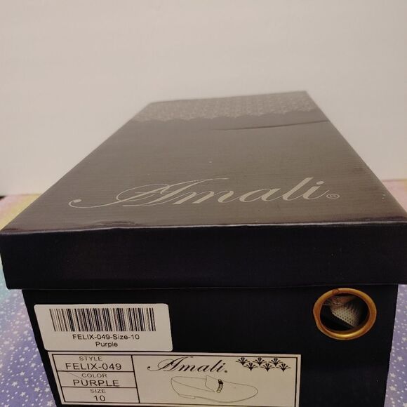 AMALI MEN'S DIAMOND QUILTED EMBOSSED FAUX VELVET LOAFER WITH METAL CHAIN. - Picture 7 of 8